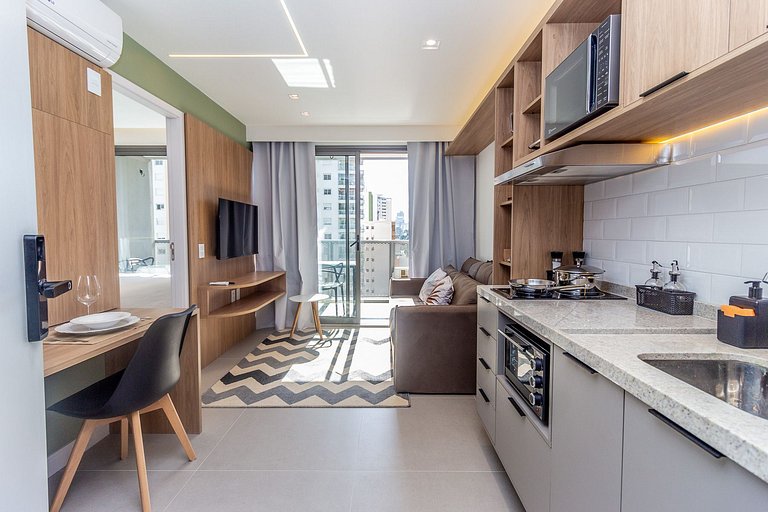 Pinheiros, Lindo Apto Completo c/ Garagem