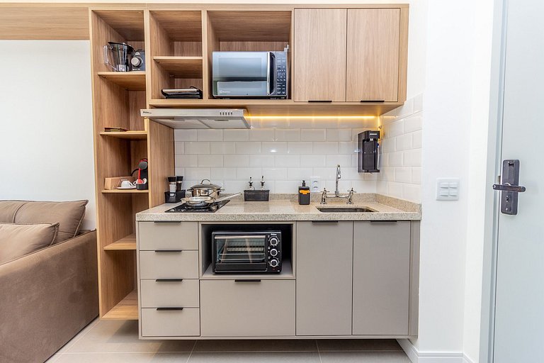 Pinheiros, Lindo Apto Completo c/ Garagem