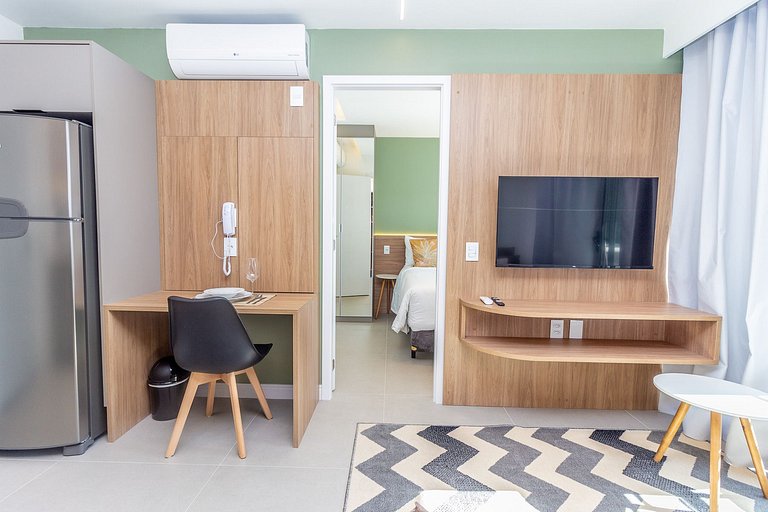 Pinheiros, Lindo Apto Completo c/ Garagem