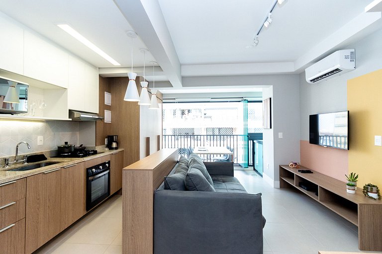 Cond. Club, 46m² com Garagem, Andar Alto