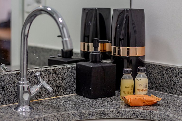 Studio YO Frei Caneca| Ao lado do Shopping