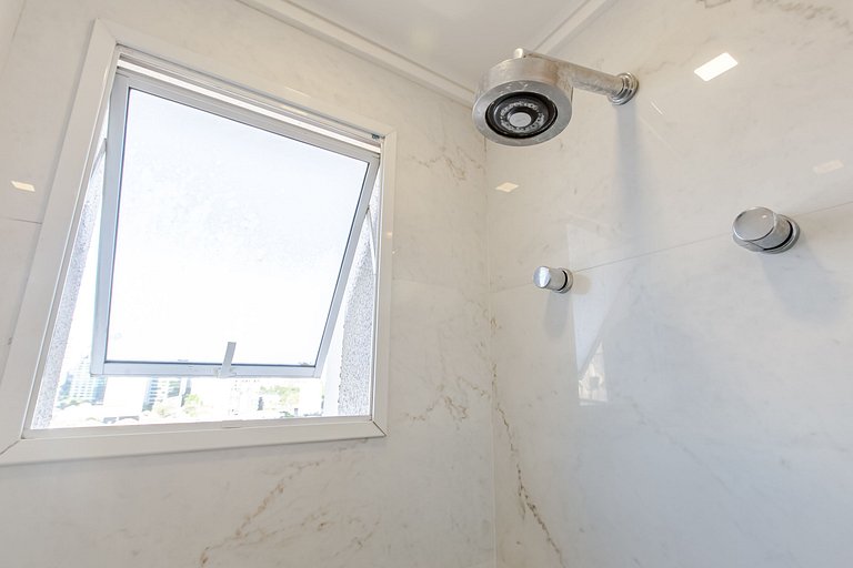 Thera Faria Lima| Andar Alto| 2 vg gar| 6 pessoas