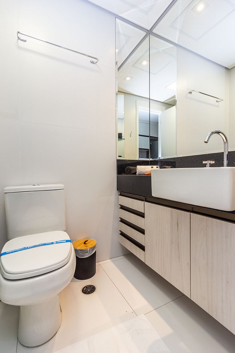 Moema Cotovia| Cama Queen|Andar Alto| Garagem